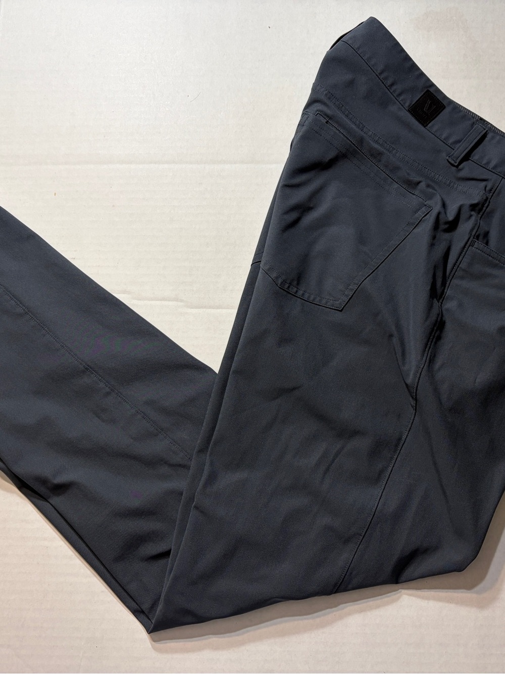 Vuori V430 Slim Fit Pants Gray Sz 33 (Fits 34Wx30) Flat Front